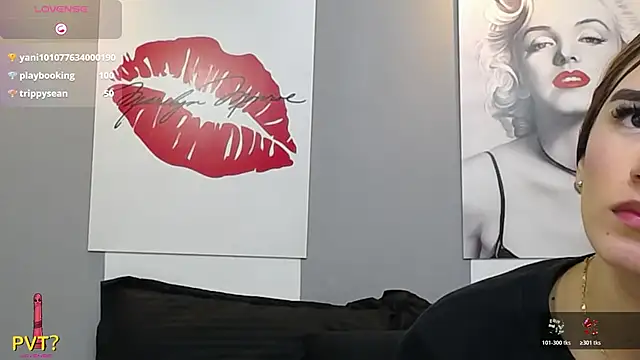 priya_tara Webcam show