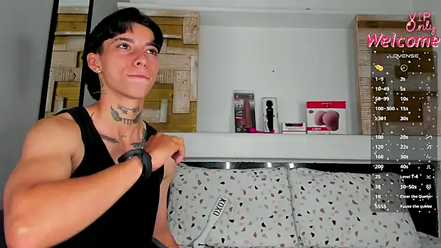 XXX chat uživo modela AmberAdams_