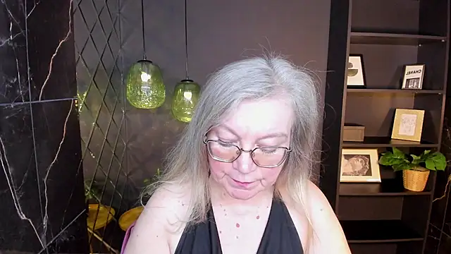 NataliMellow élő XXX-chatje