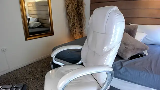 ChloeStars_'s Live XXX Chat