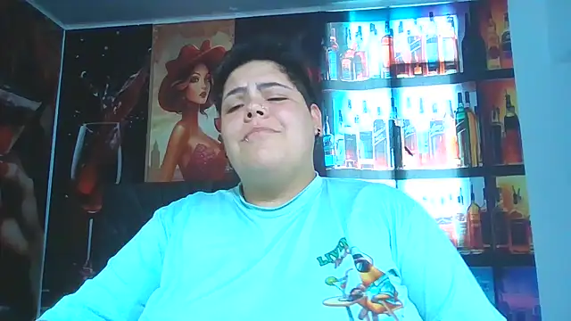 Hailey_Curvy: διαδικτυακό σόου στην κάμερα