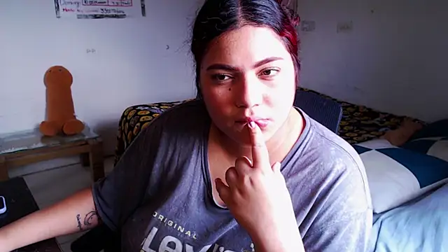 girl_milk2 Adlı Modelin Canlı XXX Sohbeti