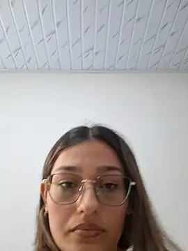 Ary-18 Chat XXX live