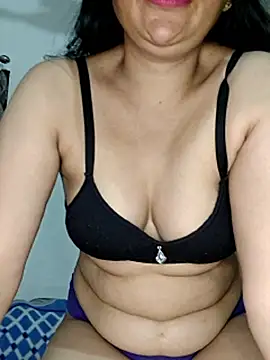 BhabhiPooja69 élő XXX-chatje