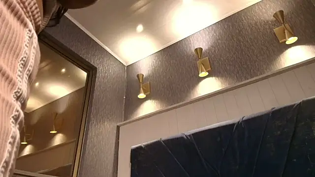 EmilyQueen3x 在線直播表演