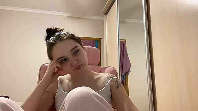 TrulaPhay's Live XXX Chat