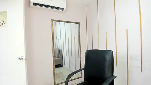 Nayariskaya Show in webcam