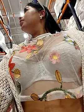 Pp-ari4na03's Live XXX Chat