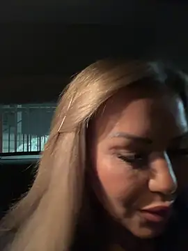 Pokazy przed kamerką – AnikaSunshine