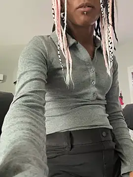 xouniq's Live XXX Chat