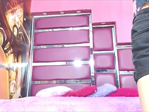 Maddy_cute18 现场XXX聊天