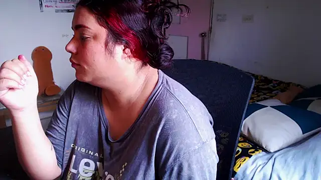 girl_milk2's Live XXX Chat