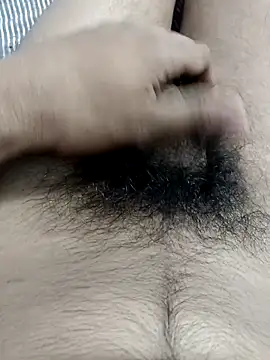 Rocky-badboy_cum4me: διαδικτυακό σόου στην κάμερα