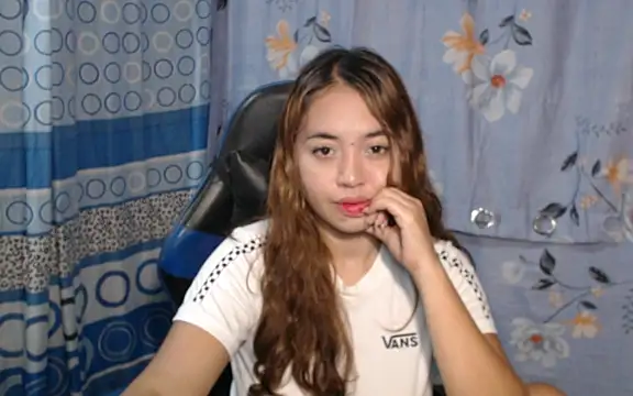 urlover_mae26's Live XXX Chat