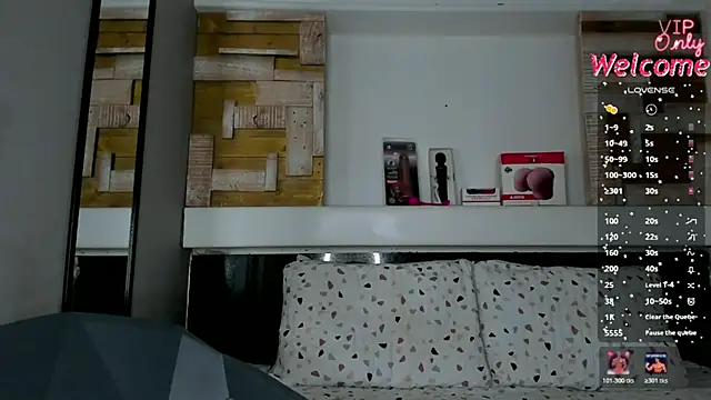 XXX chat uživo modela AmberAdams_