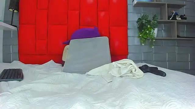 Taylorr_evans: онлайн-секс-чат