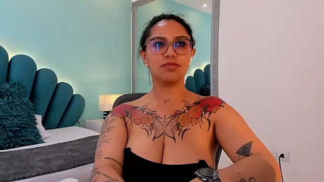 sharlott18: онлайн-секс-чат