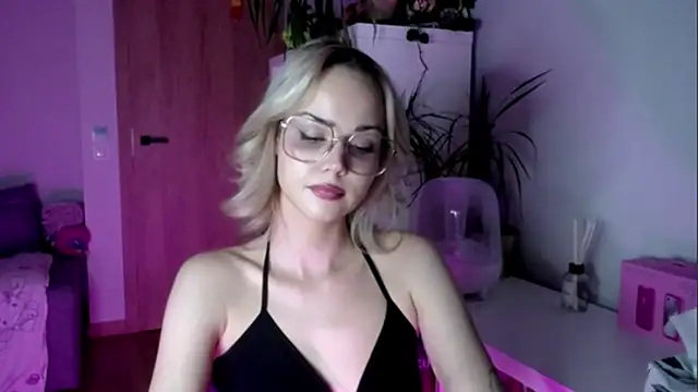 XXX chat uživo modela LexiexPlay