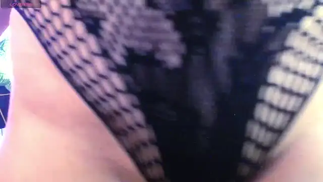 Yeseniaa25_ Chat XXX live