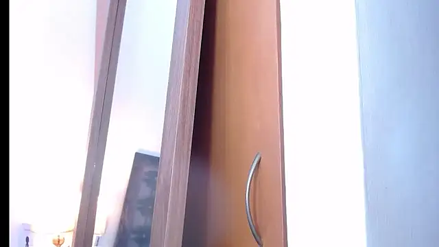 sandra_20: διαδικτυακό σόου στην κάμερα