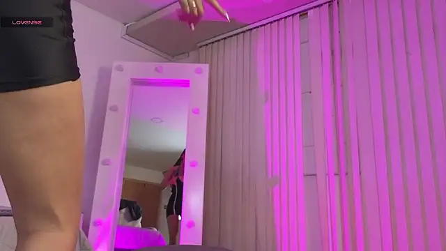 XXX chat uživo modela _sharlotte777