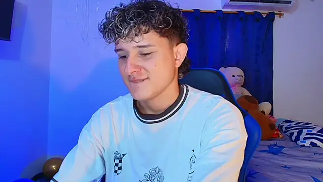 Nathan_Bluee লাইভ XXX চ্যাট