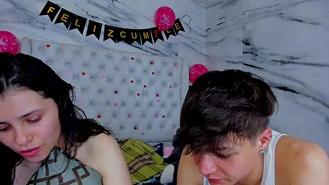 Ari_and_Storm 라이브 XXX 채팅