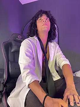 Lucas_eevans' Live XXX Chat