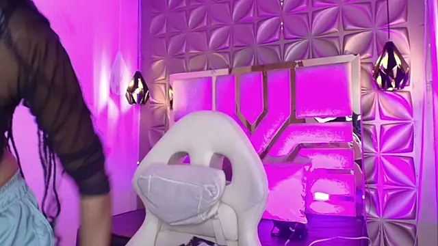 Queen_perla_n Live XXX chat