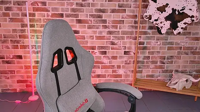 KiraVair Chat XXX in diretta