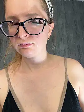 coy_girl_'s Live XXX Chat