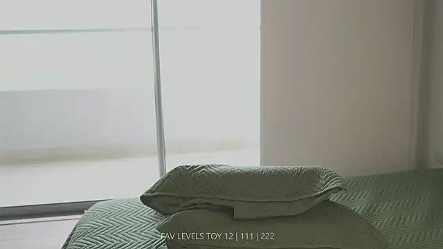 dearnina_ élő XXX-chatje