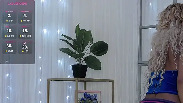 XXX chat uživo modela SarahRaynex