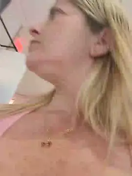 NikkiBlisss Adlı Modelin Canlı XXX Sohbeti