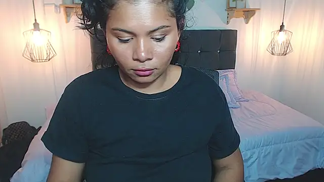 Emma_hassani live XXX chat