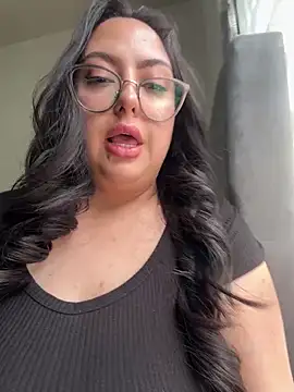 MileyGia Chat XXX live