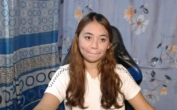 urlover_mae26's Live XXX Chat