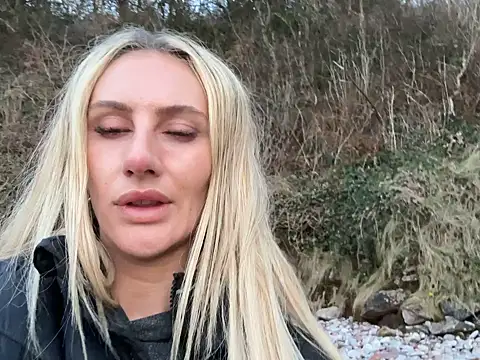 Elsa_24 Adlı Modelin Web Kamerası Şovu