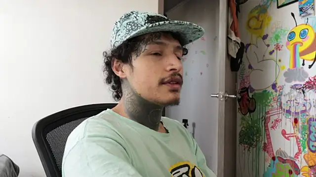 trieone's Webcam Show