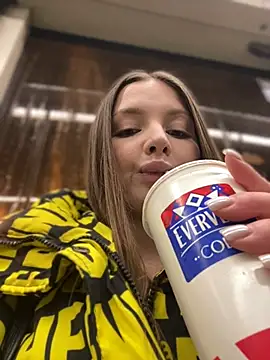 KrisMagnoly – Naživo XXX chat