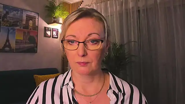 vanessa_chat élő XXX-chatje