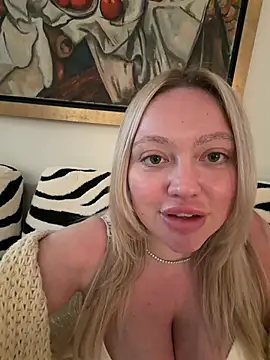 misstitmouseofficial Show in webcam