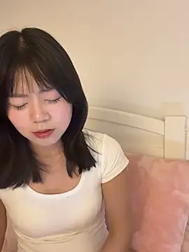 Nana-3 在線直播表演