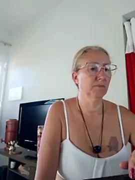 Chat +18 de MILEIDE980 ao vivo