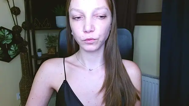 Chatroom XXX en direct de EmillyPlay