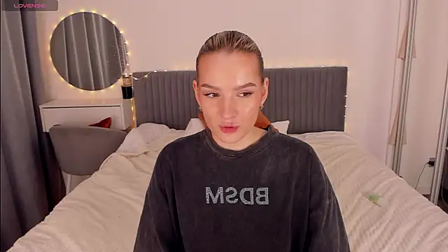XXX chat uživo modela CassieRayss