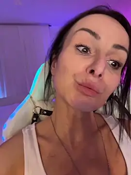 XXX chat uživo modela AnnaMaria-