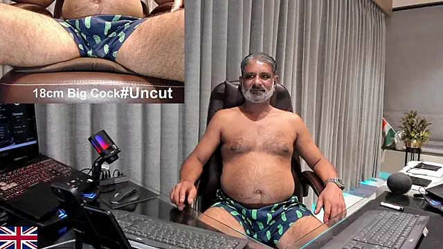 OnlineBossUK Live XXX-chat