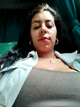 LuiannaのライブXXXチャット