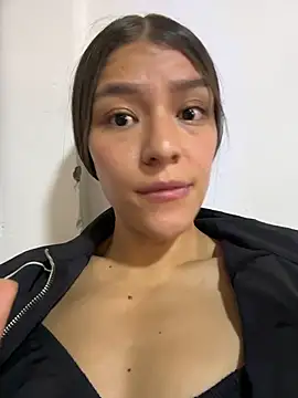 TaylorrHillのライブXXXチャット